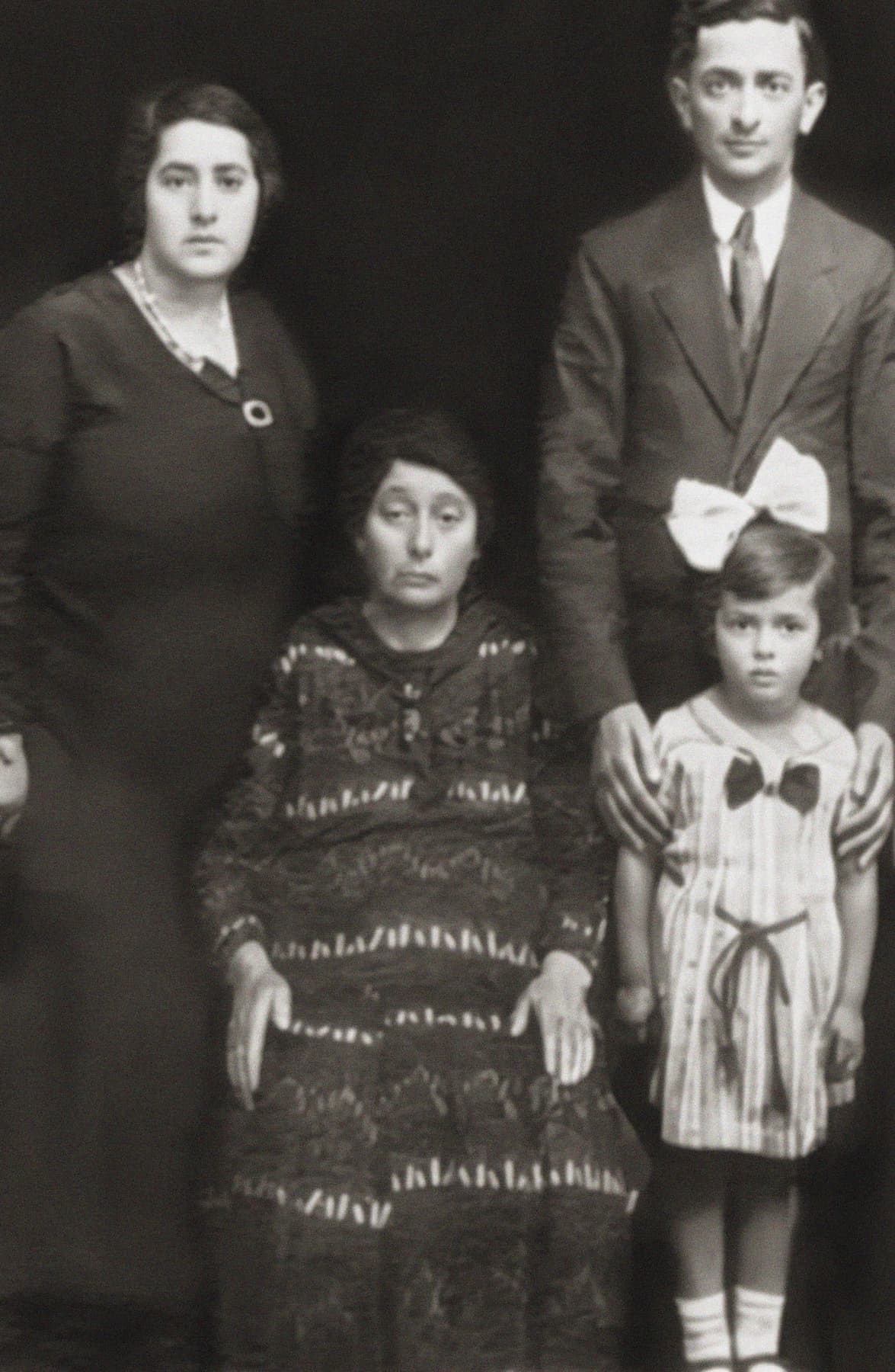 Archival photograph: Family Picnic Memories